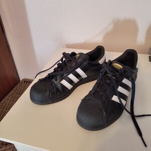 Adidas Men's Black and White Sneakers